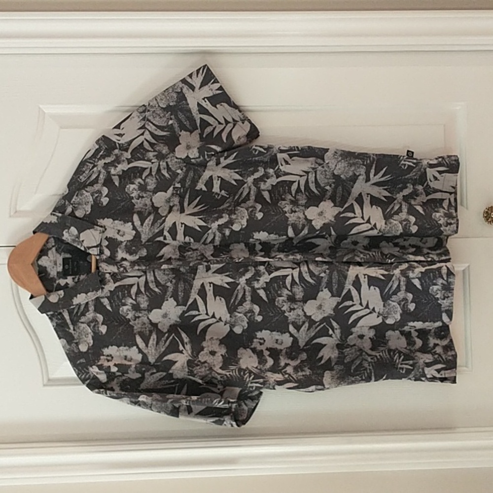 RIPZONE Aloha Inspired Blk/Gray Floral Cotton Short Sleeve Button Down Shirt XL